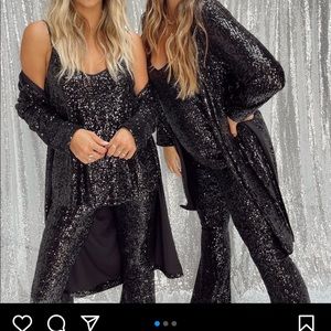 ISO: Spotlight midnight glitz sequin tank in medium or large!